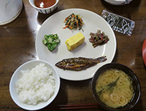尾瀬ヶ原 第二長蔵小屋 | 山菜を中心とした朝食（写真は一例です）